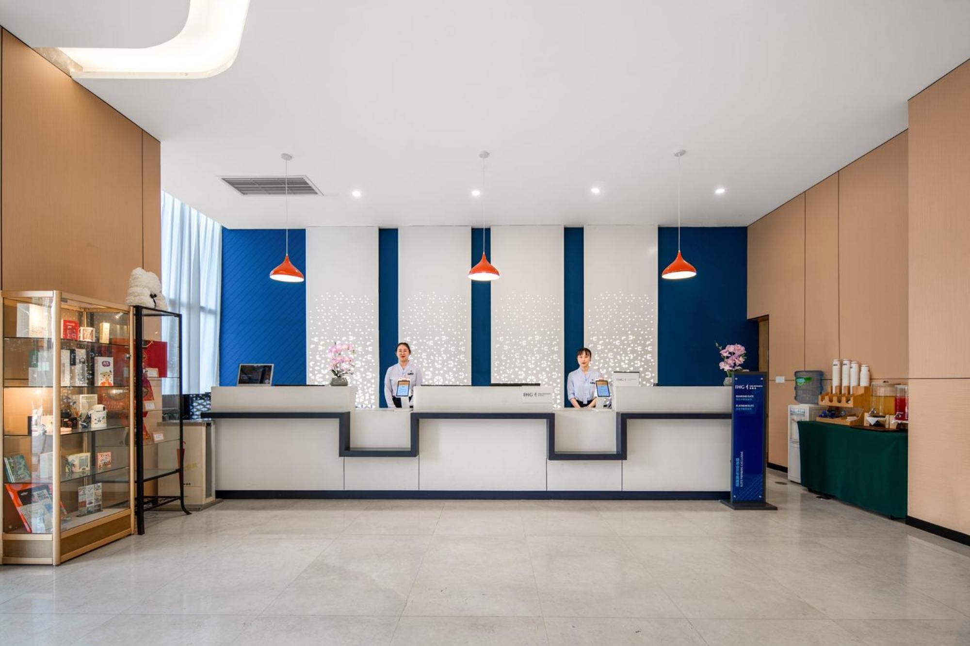 Holiday Inn Express Chongqing Guanyinqiao By Ihg 외부 사진